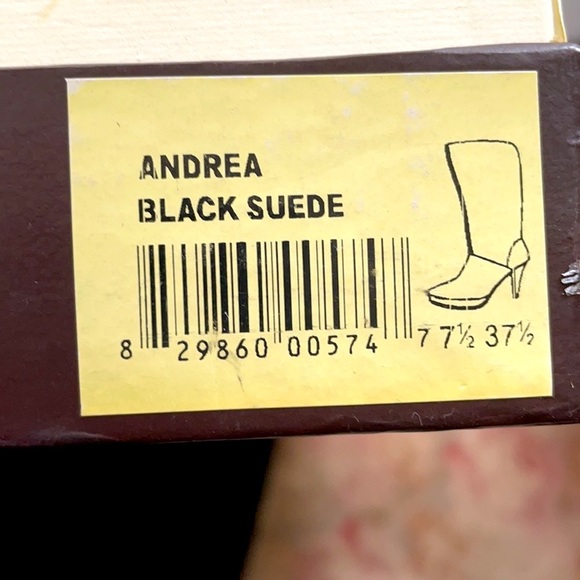 Gorgeous soft suede Modern Vintage boots - Picture 5 of 6